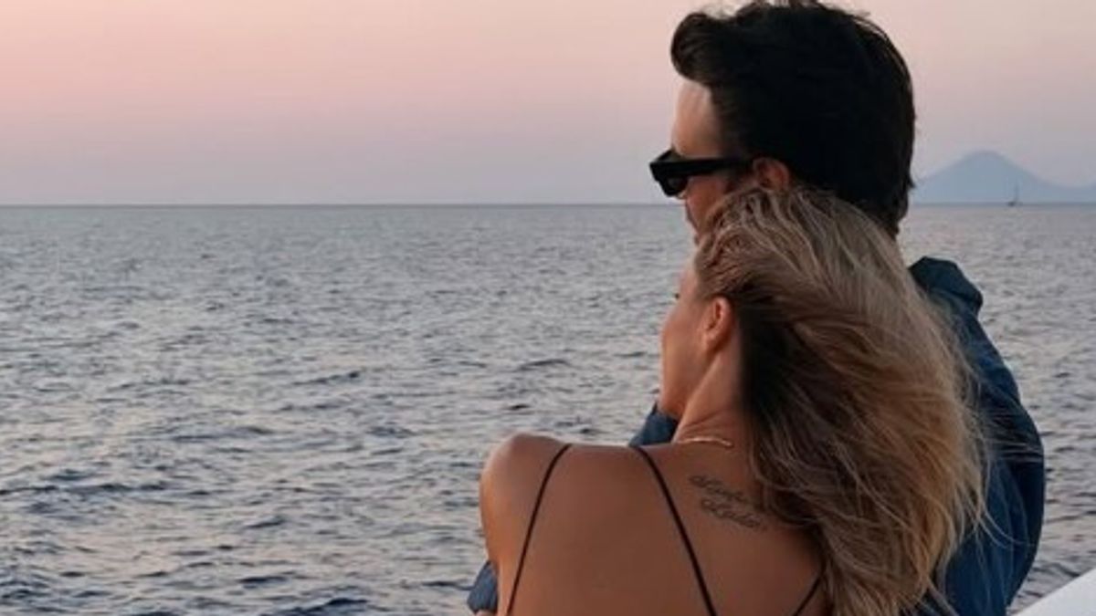 Michelle Hunziker, Giulio Berruti ile birlikte Aeolian Adaları'nda