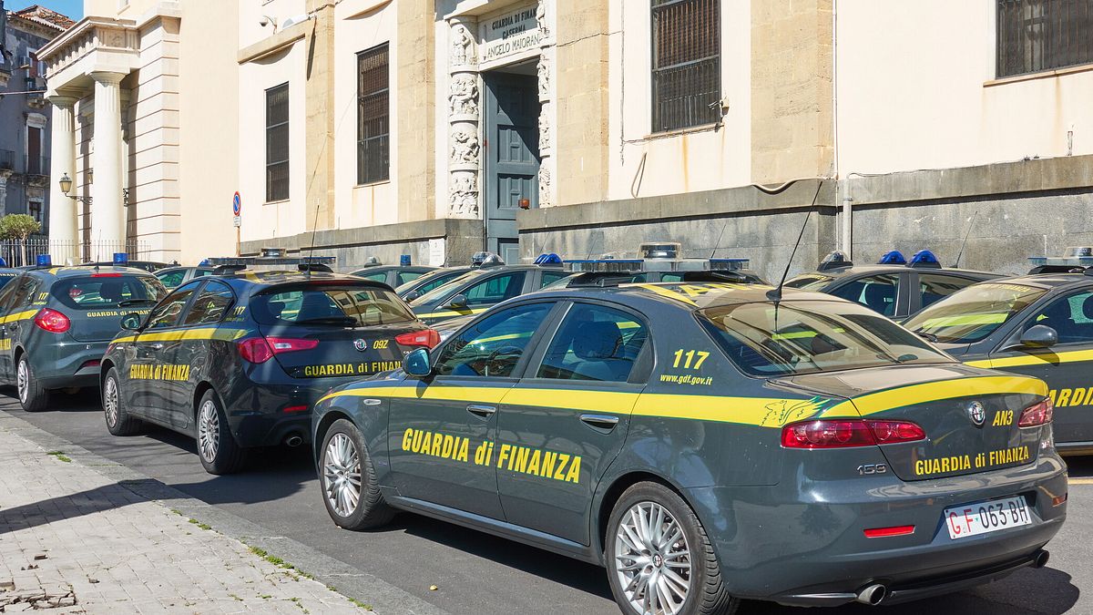 Palermo'da e-bisiklet olarak satılan binlerce elektrikli motosiklete el konuldu
