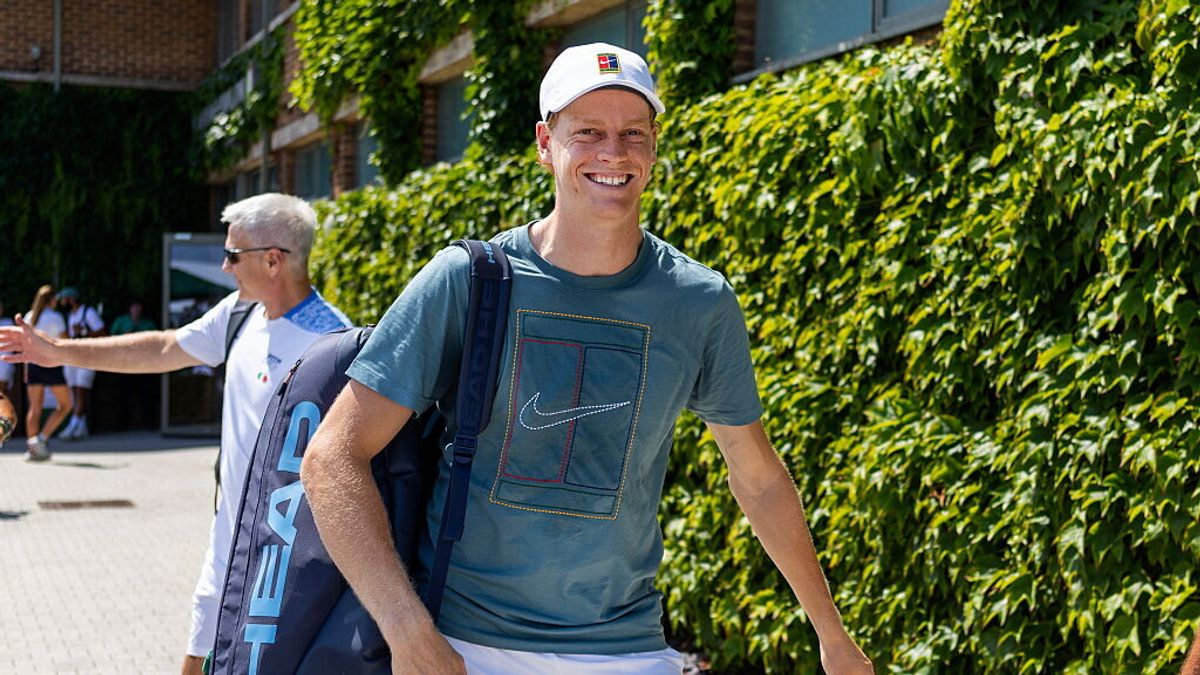 I dubbi sul ginocchio, la visita a Milano e la lezione di Wimbledon: ore decisive per Sinner verso Cincinnati