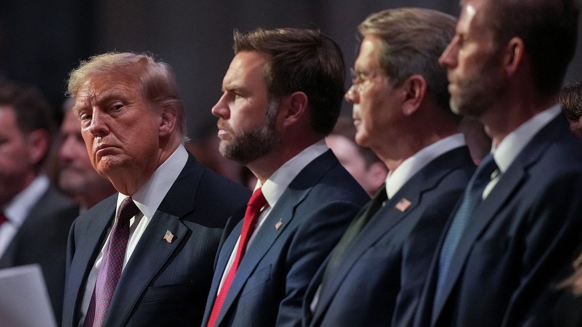 Presidente Trump annuncia investimenti in minerali critici e batterie per rafforzare la produzione interna, immagine di approfondimento