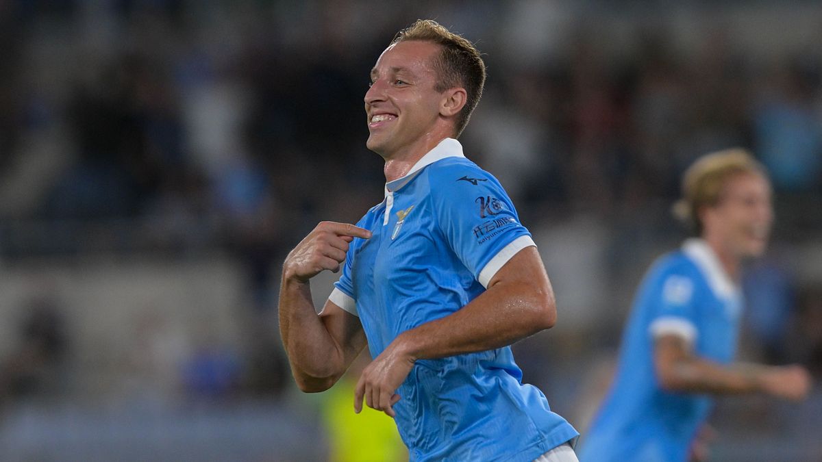 La Lazio batte il Genoa 1-0 e vola in testa alla classifica sulle ali di un decisivo Frattesi