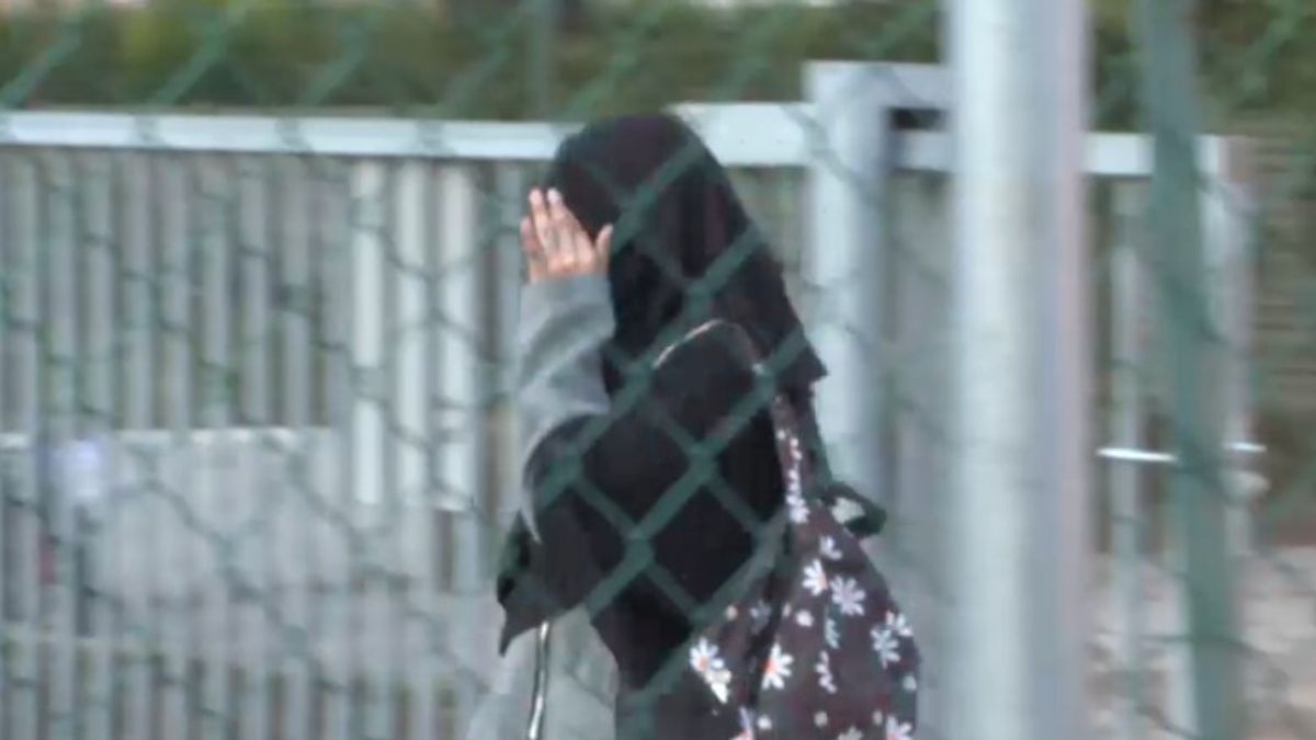 Il caso di Monfalcone, dove burqa e niqab si indossano regolarmente a scuola