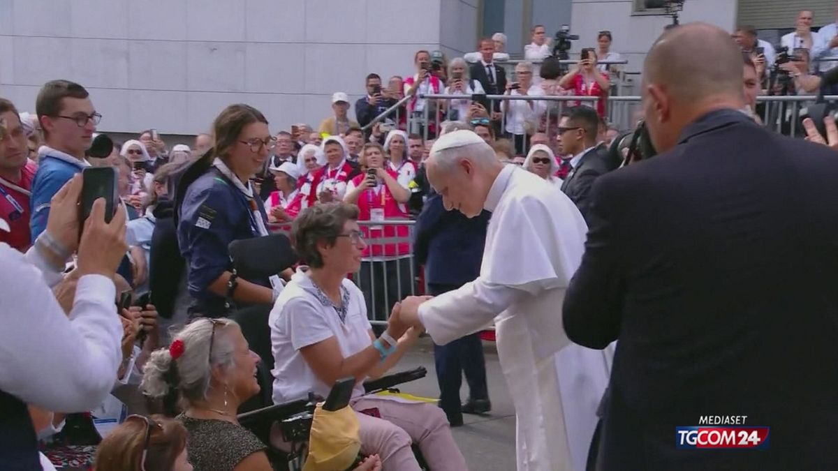 Lourdes, Papa Leone XIV visita uomini e donne affetti da malattie