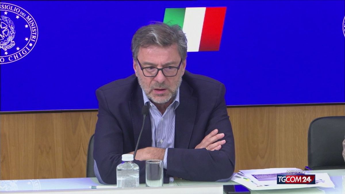 Giorgetti: "Deficit depurato dallo scostamento è sotto il 3%"
