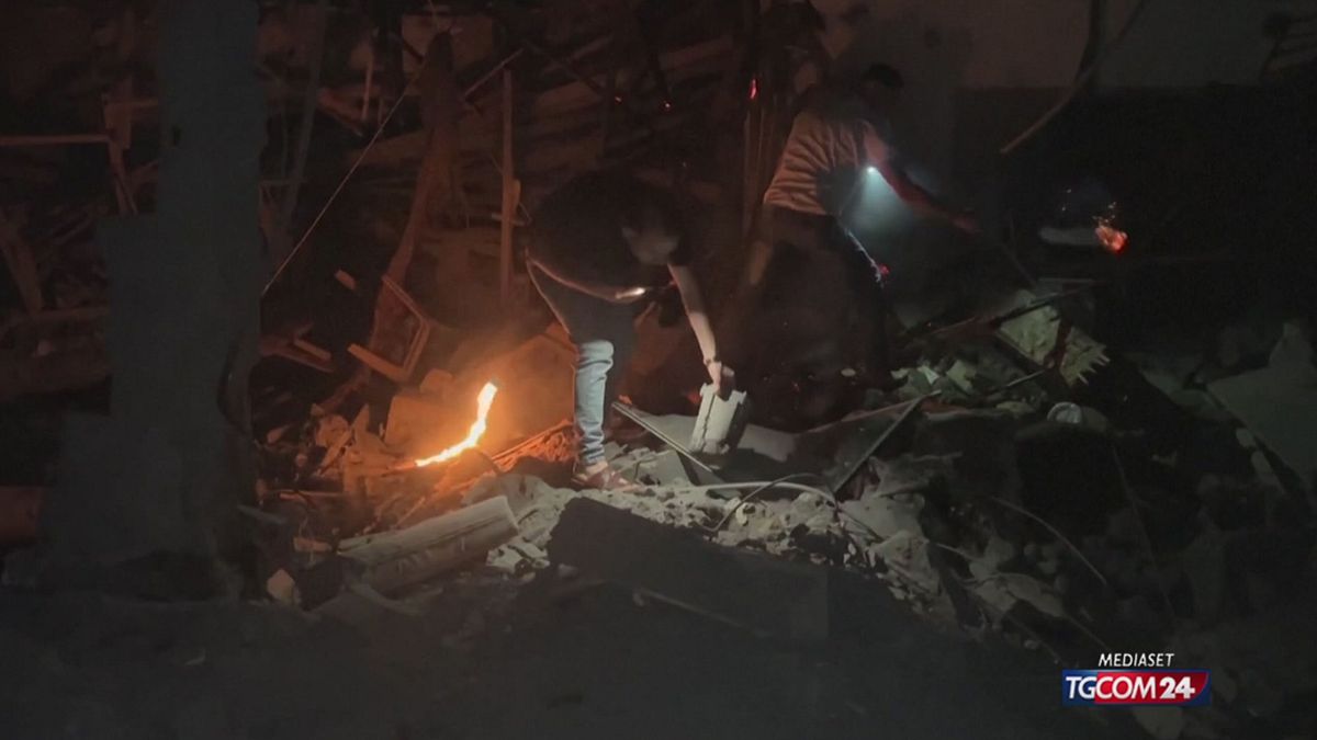 Raid israeliano su Gaza City: cinque morti
