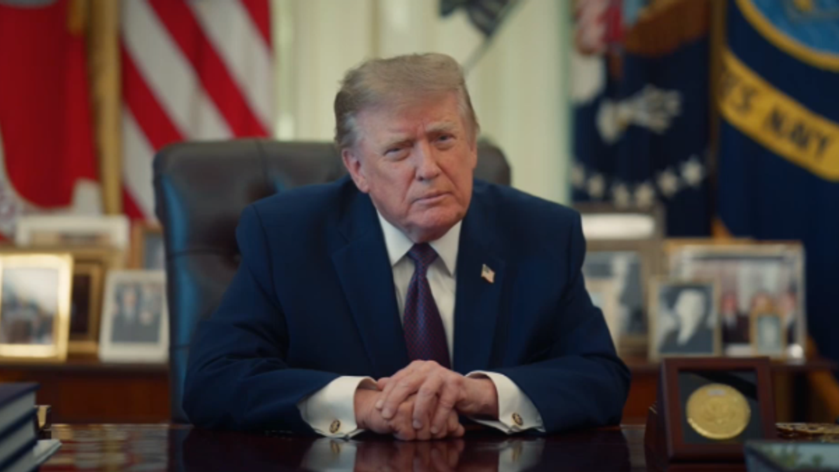 Trump promette 5.000 dollari agli americani e attacca il senatore Cotton