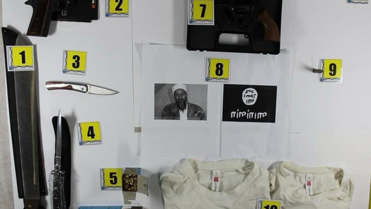 Salerno, aveva in casa materiale per costruire bombe e armi con finalità terroristiche: arrestato 21enne