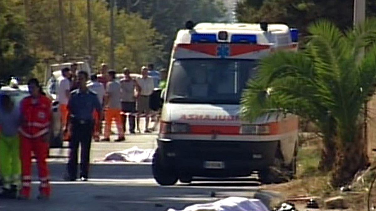 Arezzo, auto finisce contro un albero: morto il conducente