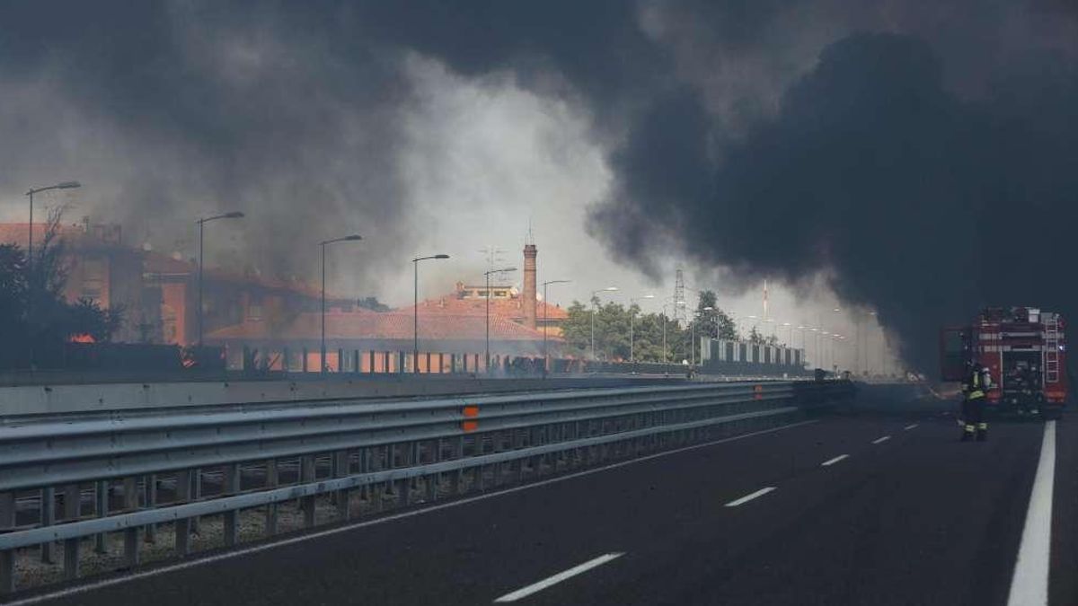 Incidente sull'A1 a Piacenza: autocisterna in fiamme, due morti - Tgcom24