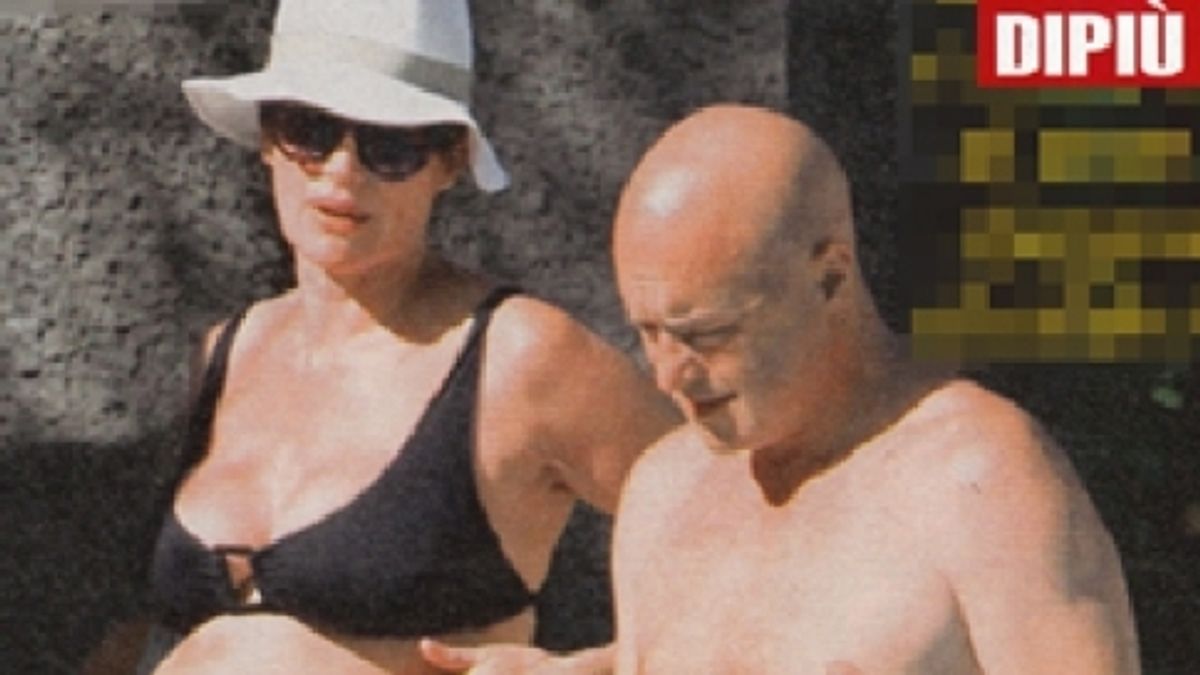 Luisa Ranieri in piscina con Luca Zingaretti: che pancione nudo! - Tgcom24