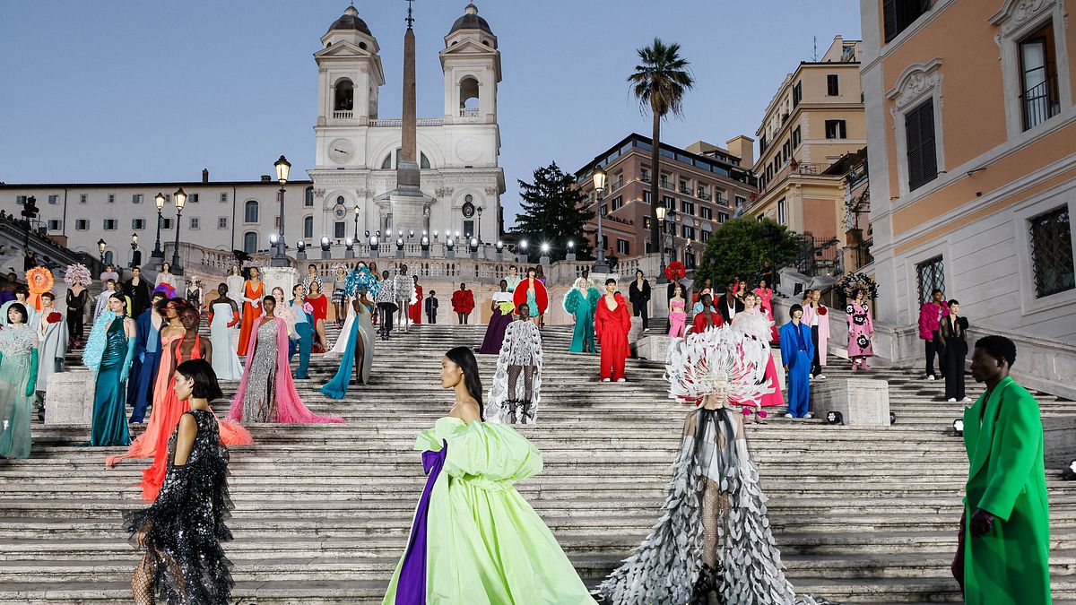 Moda, Valentino: “Grazie Roma”, sfilata storica a Piazza di Spagna ...