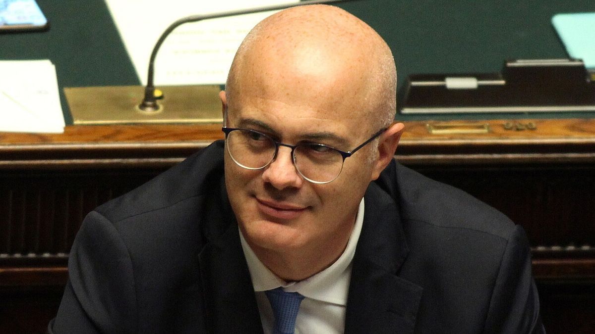 Governo, D'Incà in assemblea M5s chiede tregua tra Conte e Draghi - Tgcom24