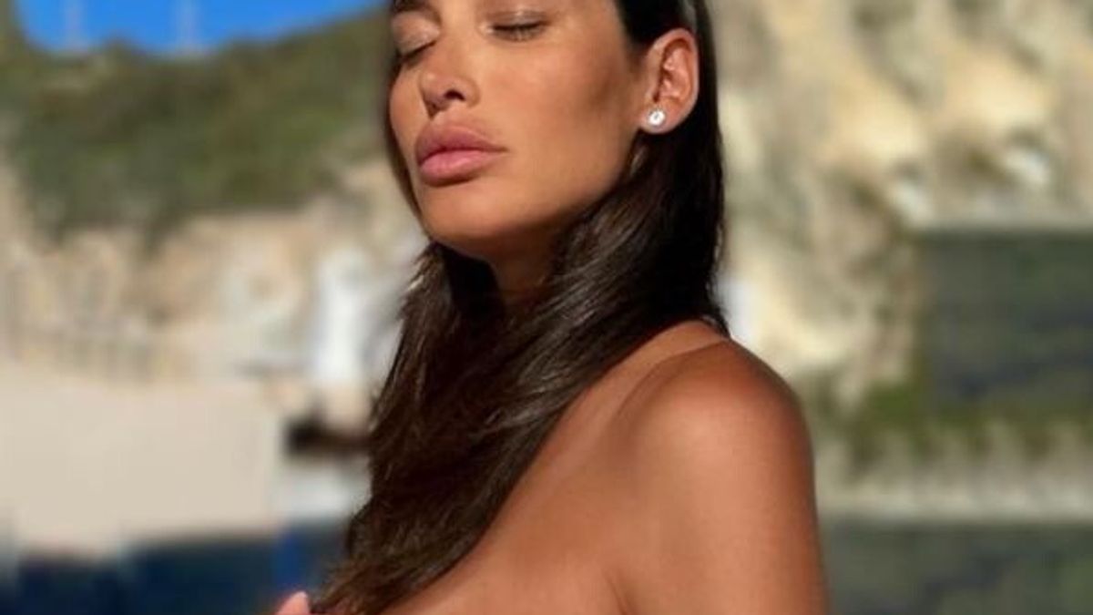 Giorgia Venturini nuda in barca, pancione esplosivo a Ponza - Tgcom24