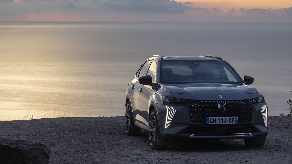 Nuovo DS7 E-Tense illumina la strada - Tgcom24