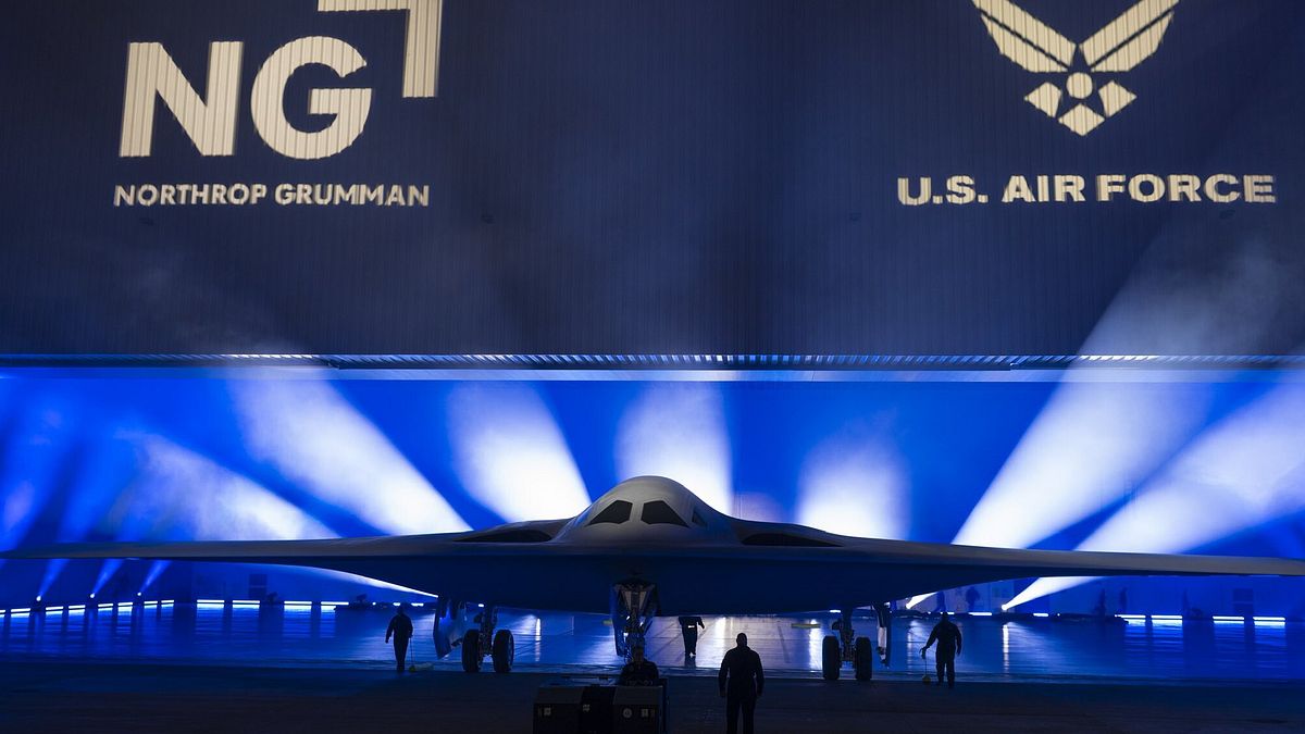 B-21 rider, gli Usa mostrano al mondo il nuovo bombardiere nucleare ...