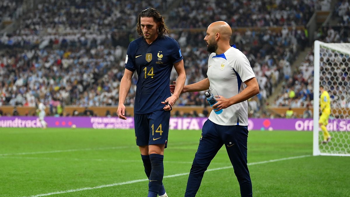 Francia e le 7 sostituzioni: tutto ok, Rabiot out per colpo alla testa