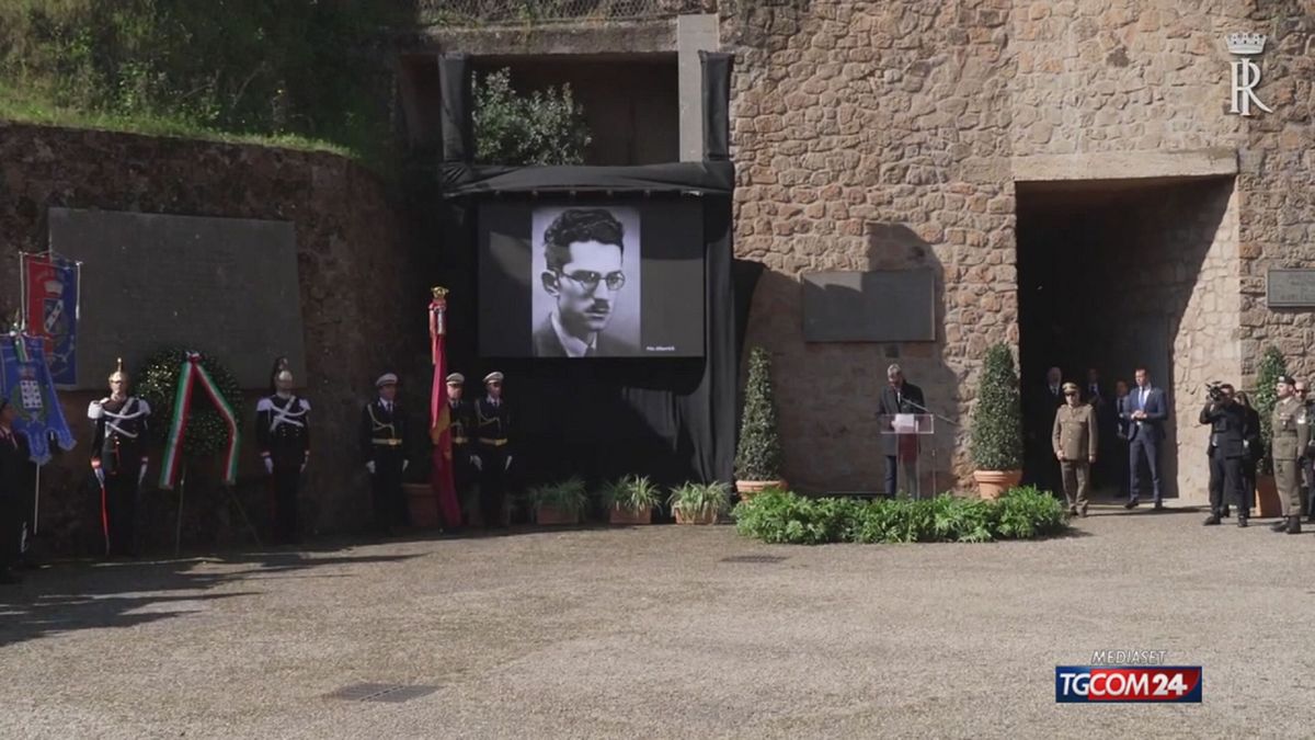 "A Fosse Ardeatine italiani vittime", polemica su Meloni