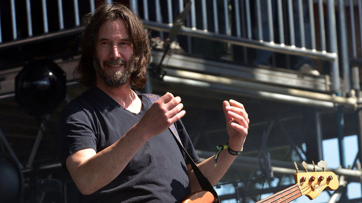 Keanu Reeves torna dal vivo dopo 20 anni con la sua band