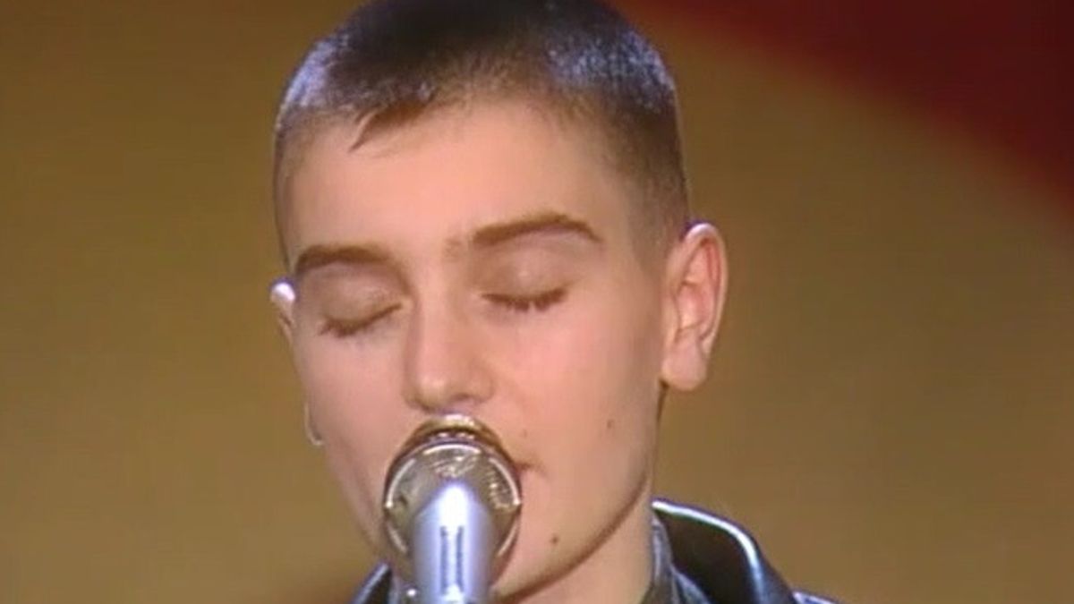 Sinead O'Connor cantava 