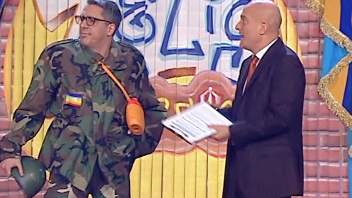 Max Pisu è Tarcisio in versione soldato a 