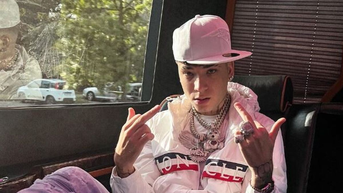 Milano, sparò alle gambe di due giovani: arrestato il rapper Shiva