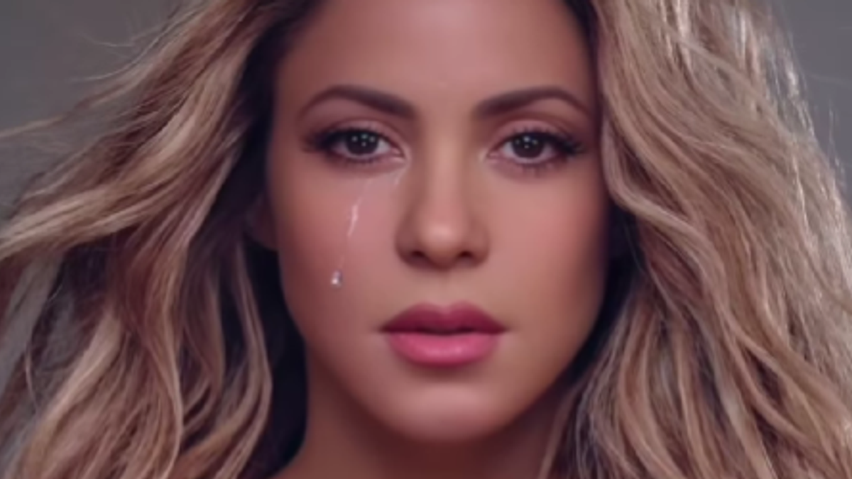 Shakira è tornata e annuncia il suo nuovo disco