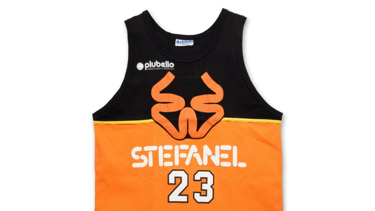 All'asta la maglia di Michael Jordan quando giocò a Trieste