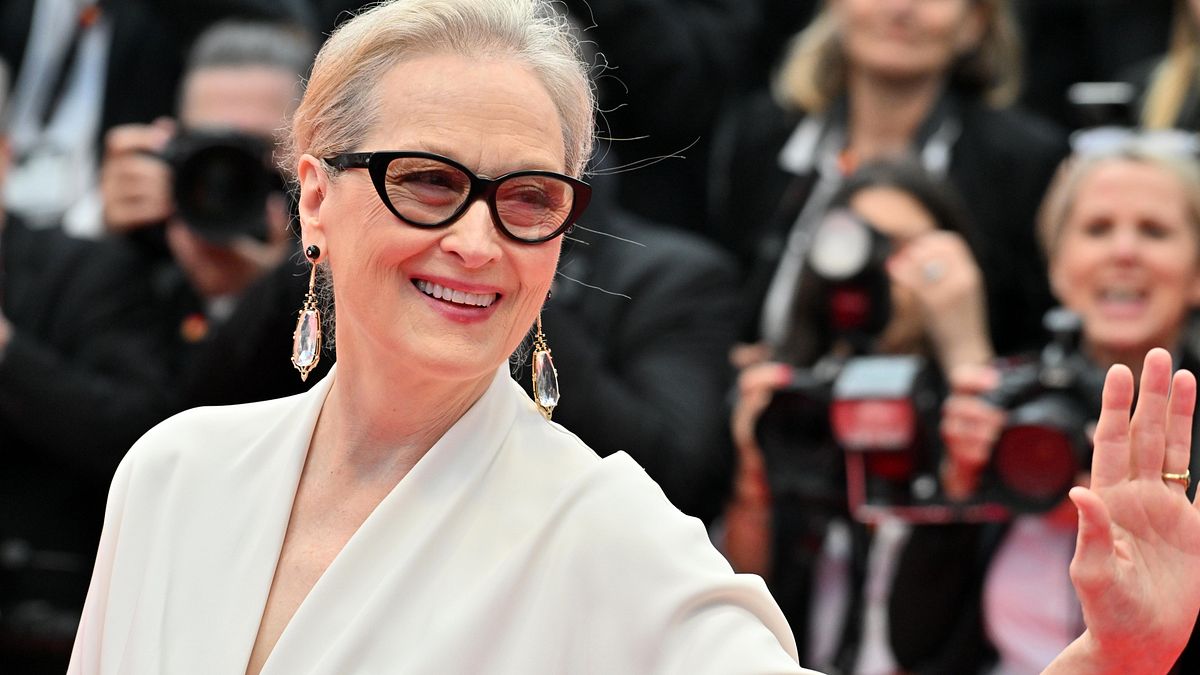 Cannes 77, Meryl Streep regina di eleganza sul primo red carpet
