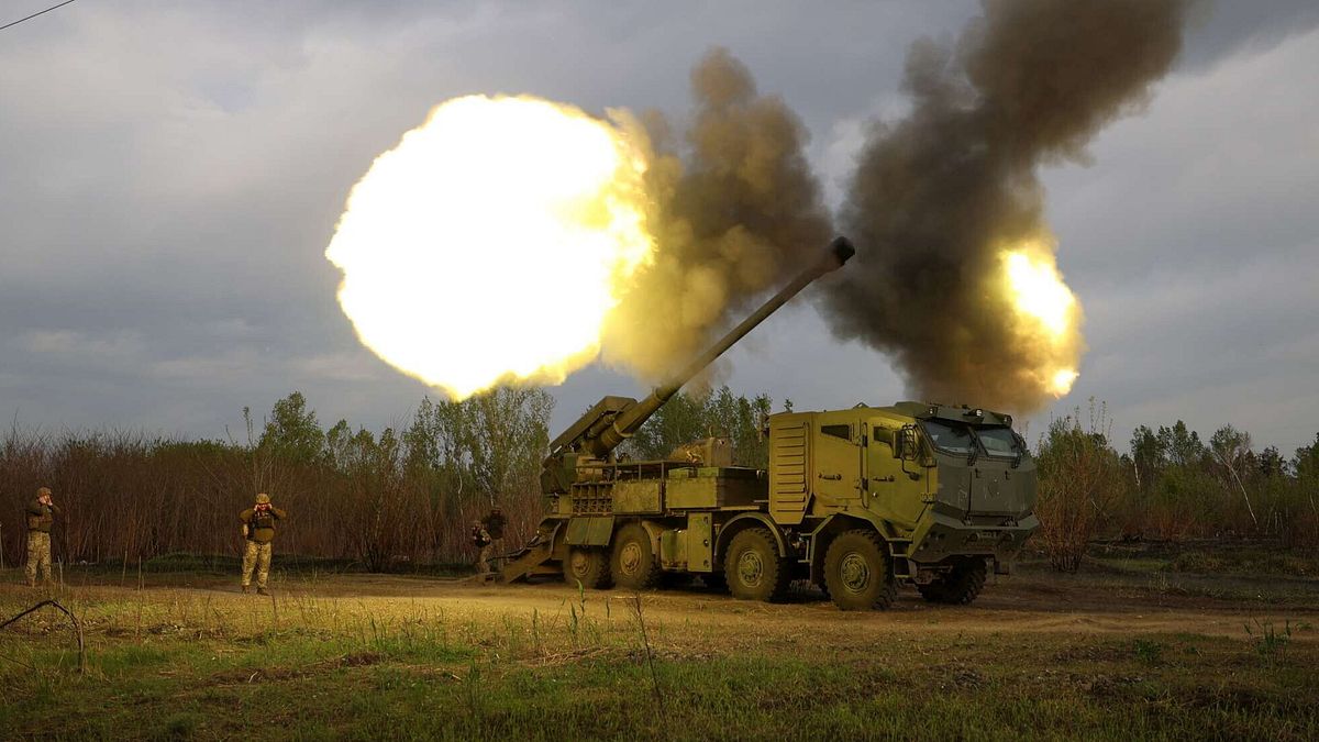 Zelensky: "Anche Hamas dimostra acume nel negoziare, ma non Putin" | Nato, Trump: "Nessun ritiro Usa dall