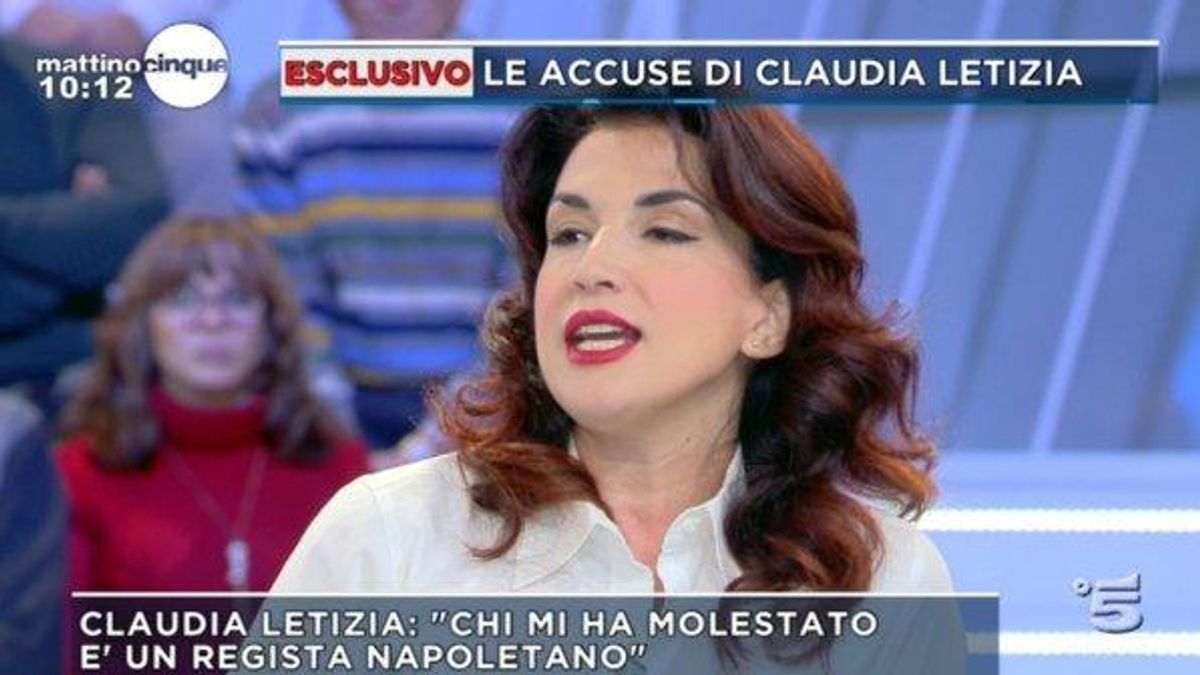 Claudia Letizia a Mattino Cinque "Mi ha quasi strappato la maglia per