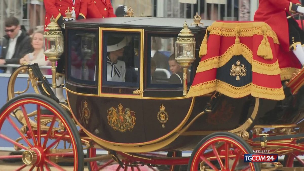 La principessa Kate torna in pubblico dopo il cancro con i figli e un ...