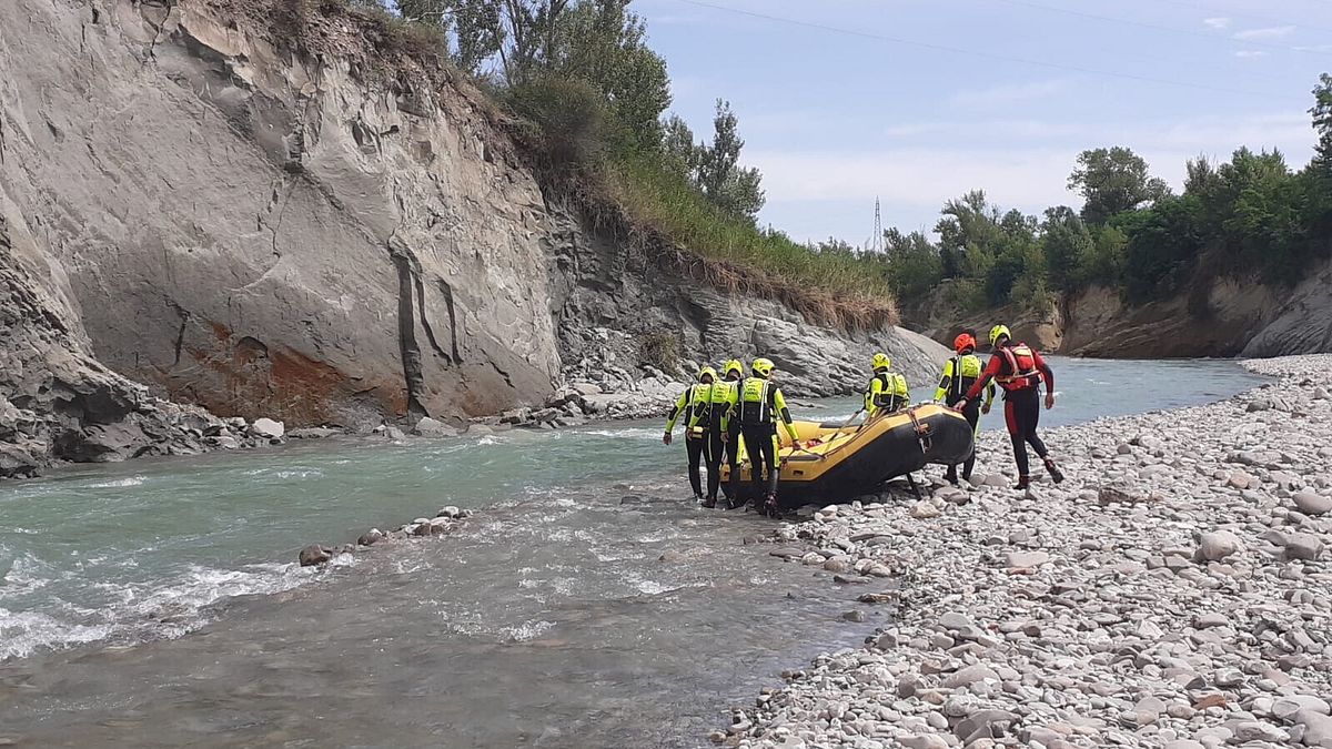 Reggio Emilia, trovato il corpo del 19enne scomparso nel fiume Enza dopo un tuffo