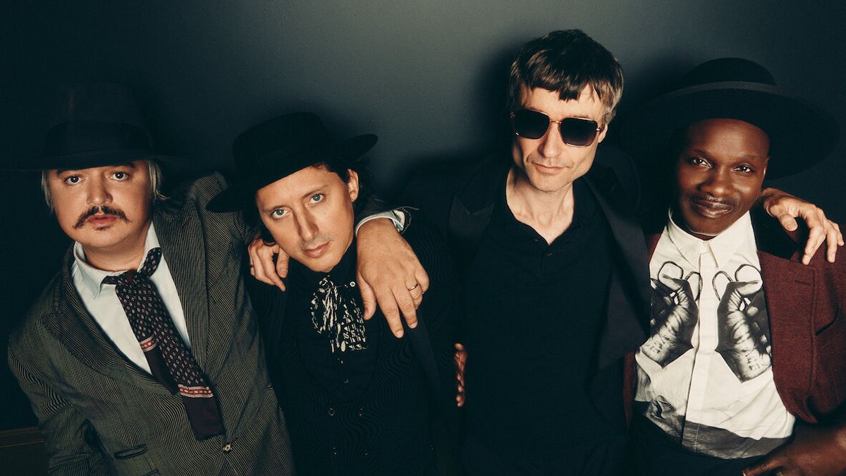 Libertines iki tarih için İtalya'ya dönüyor
