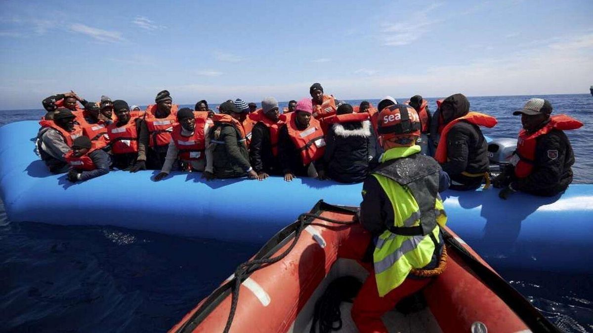 Migranti, affonda barchino: salvati in 44 e portati a Lampedusa, 3 dispersi