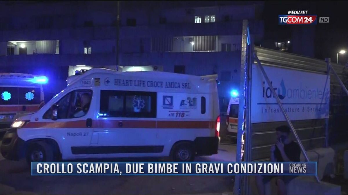 Breaking News delle 14.00 | Crollo Scampia, due bimbe in gravi condizioni