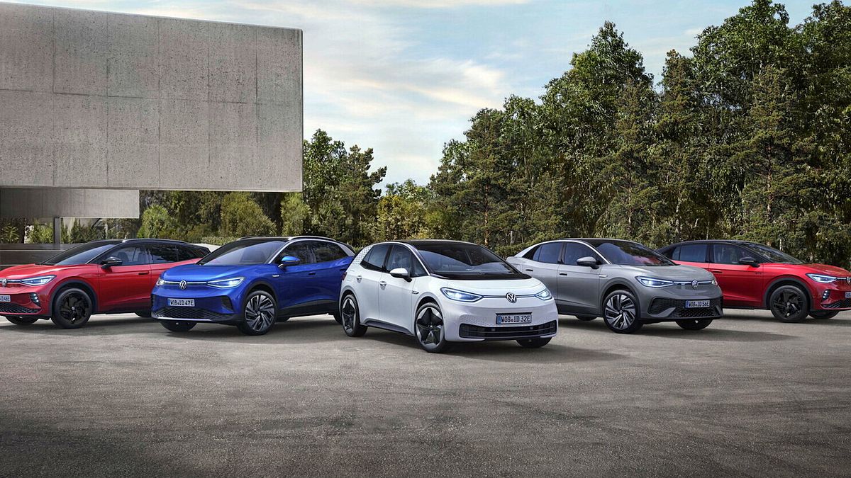 Volkswagen lancia l allarme non esclusa la chiusura di fabbriche in Germania Il titolo sale in Borsa
