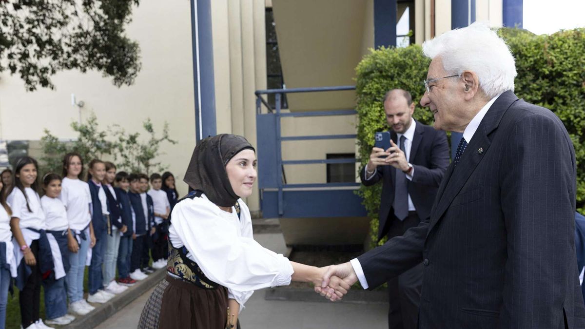 Mattarella: "Scuola pilastro della Repubblica, servono risorse adeguate" | "Il disagio giovanile è una grande questione nazionale"