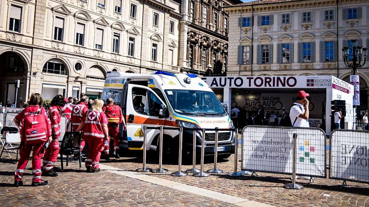 Torino, auto su folla: guidatrice denunciata per lesioni colpose