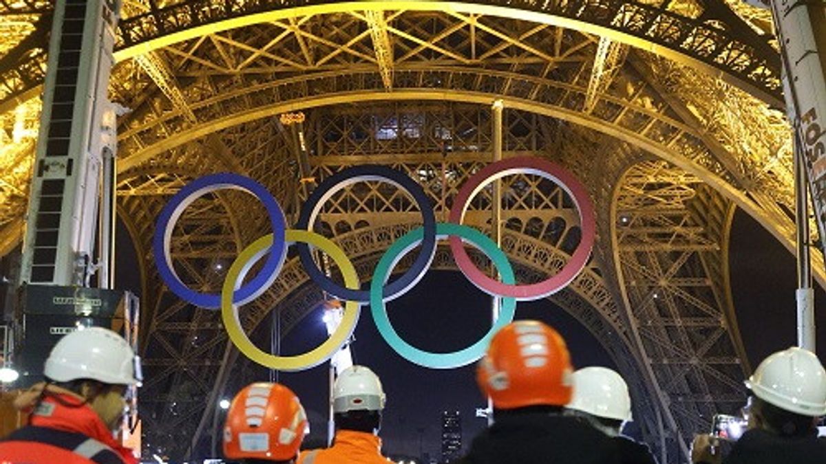 Paris 2024'te Eyfel Kulesi'nden 5 Olimpiyat yüzüğü kaldırıldı