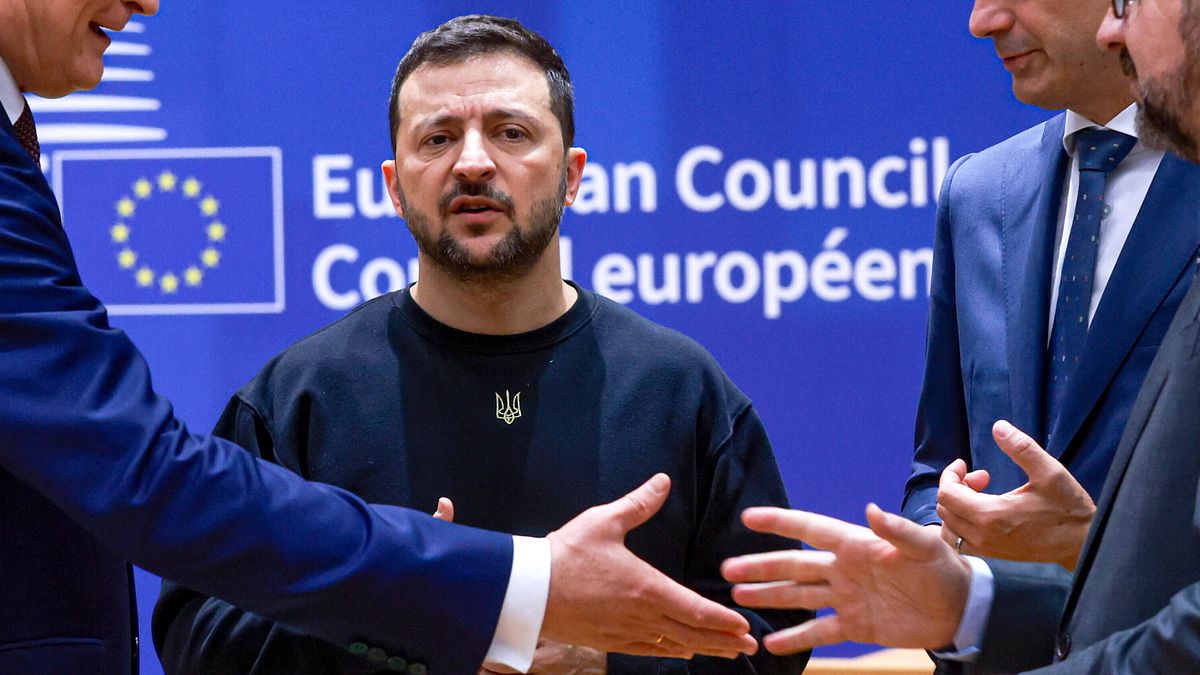 Ucraina: Macron, Merz, Starmer e Tusk insieme a Kiev da Zelensky