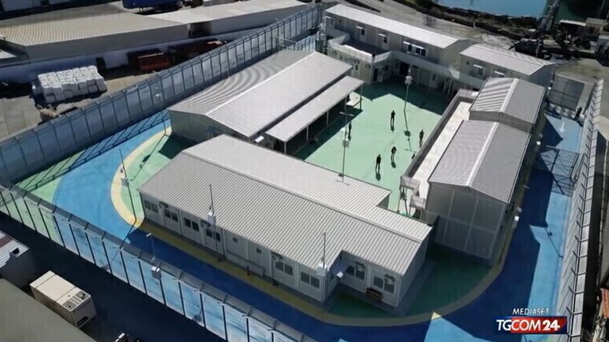 Arnavutluk'taki göçmenler, lüks otellerdeki 300 acenteye 9 milyon