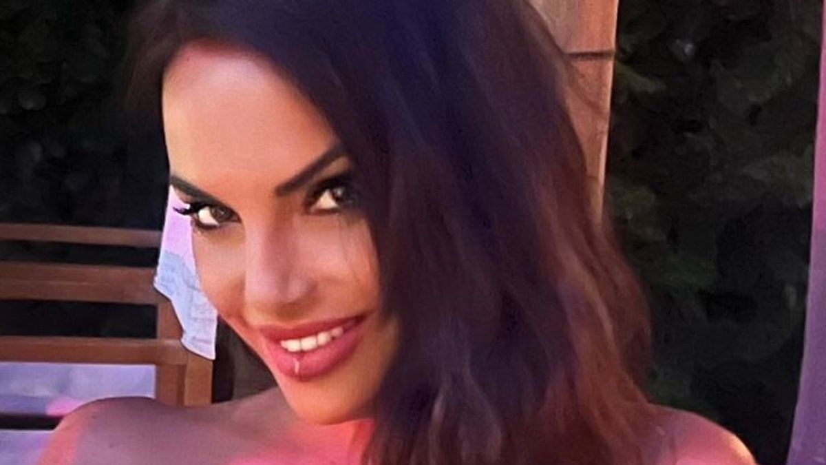 Francesca De André, babası Cristiano'nun oportünizmi konusunda tartışıyor