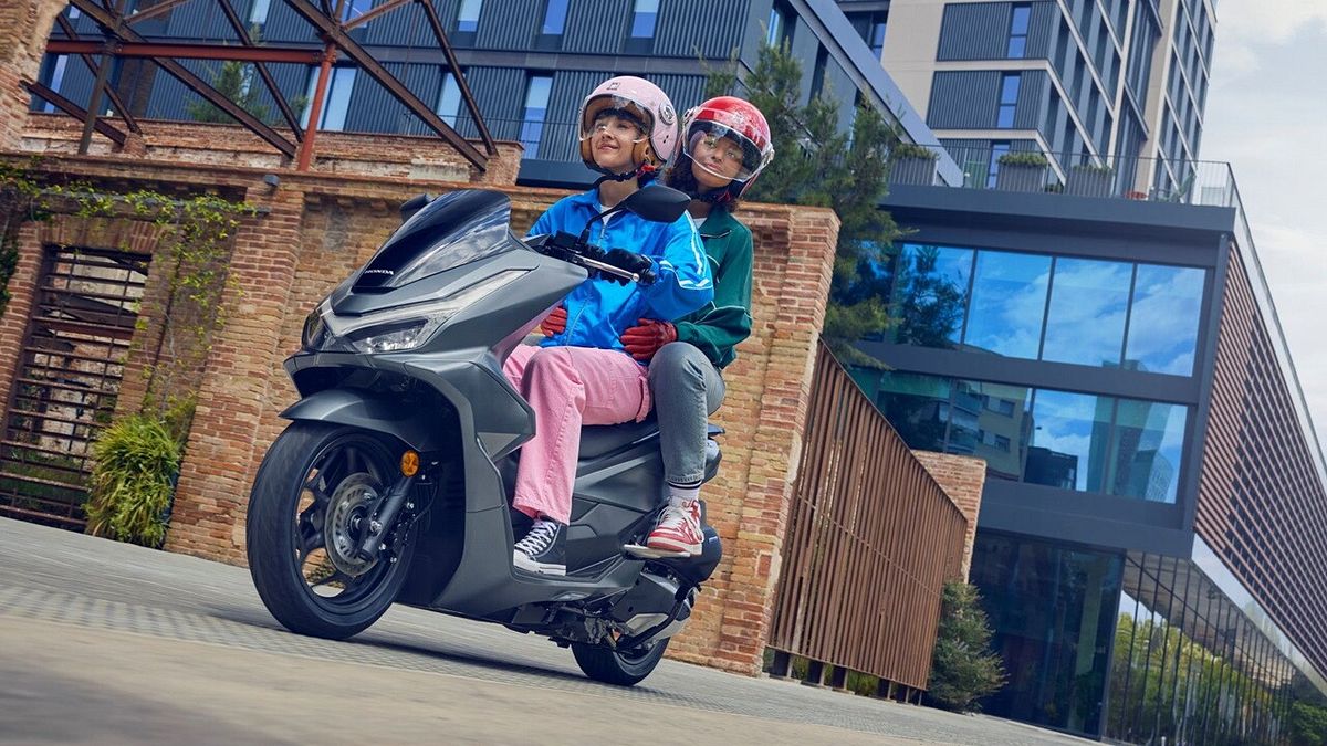 Honda PCX125'i EICMA 2024'te tanıttı.
