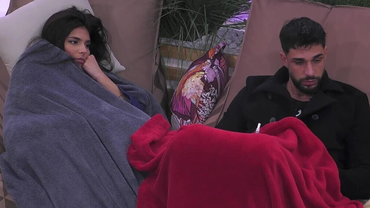 Al "Grande Fratello" Federica scarica Stefano