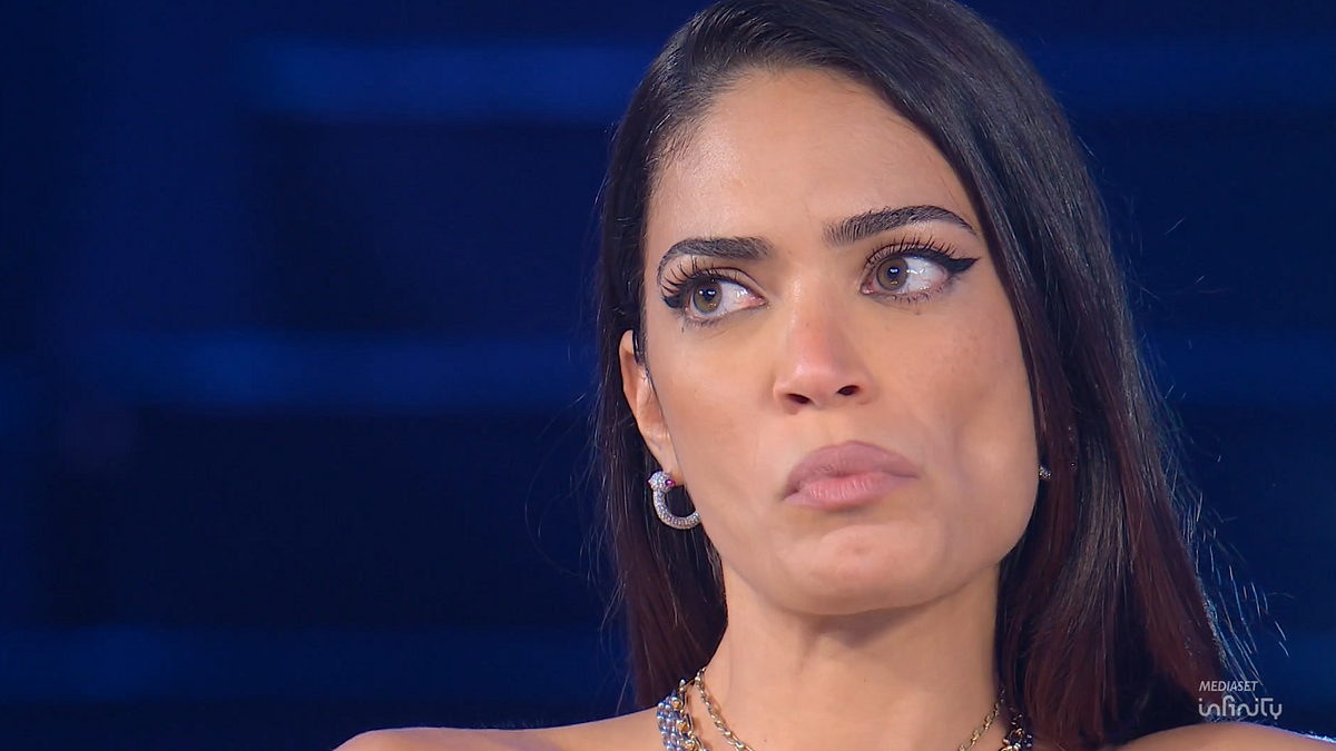 “Bu benim”, Elodie gözyaşları içinde Maria ve Emma'ya teşekkür ediyor: