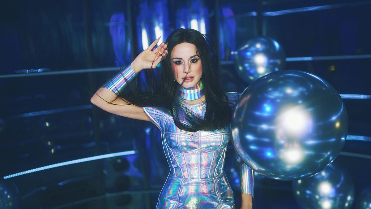 Paola Iezzi “Club Astronave” ile kaçma arzusunu anlatıyor