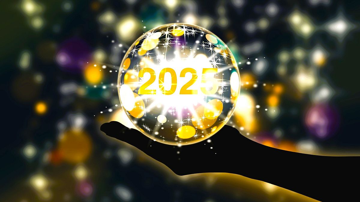 12 Burç için 2025 nasıl olacak