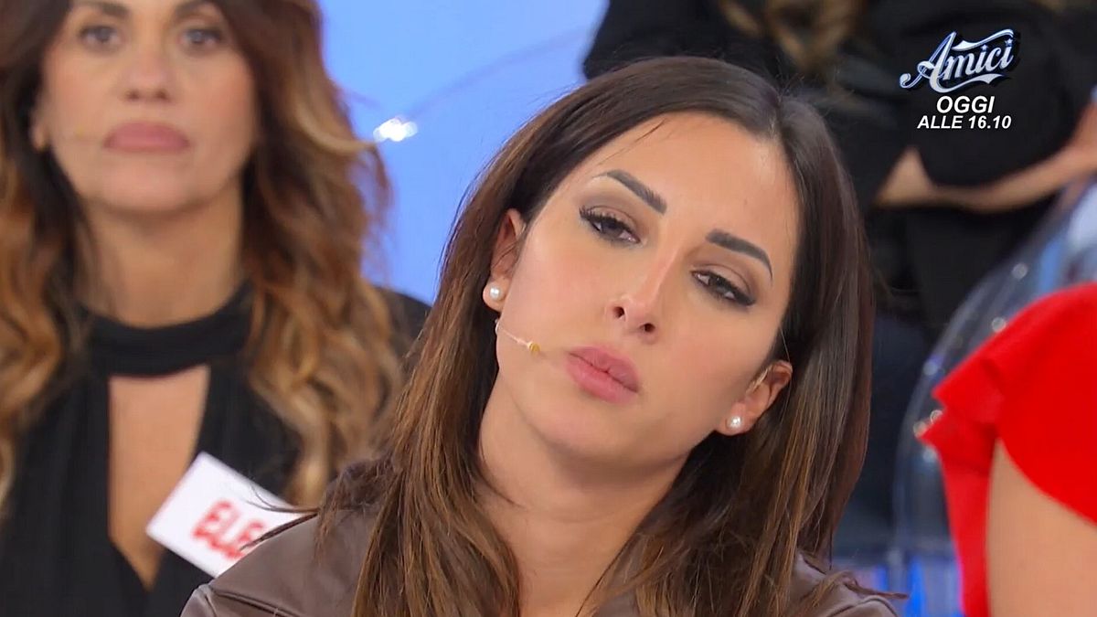 “Erkekler ve Kadınlar”, Francesca Paolo'yu öpüyor ve talipleri azarlıyor