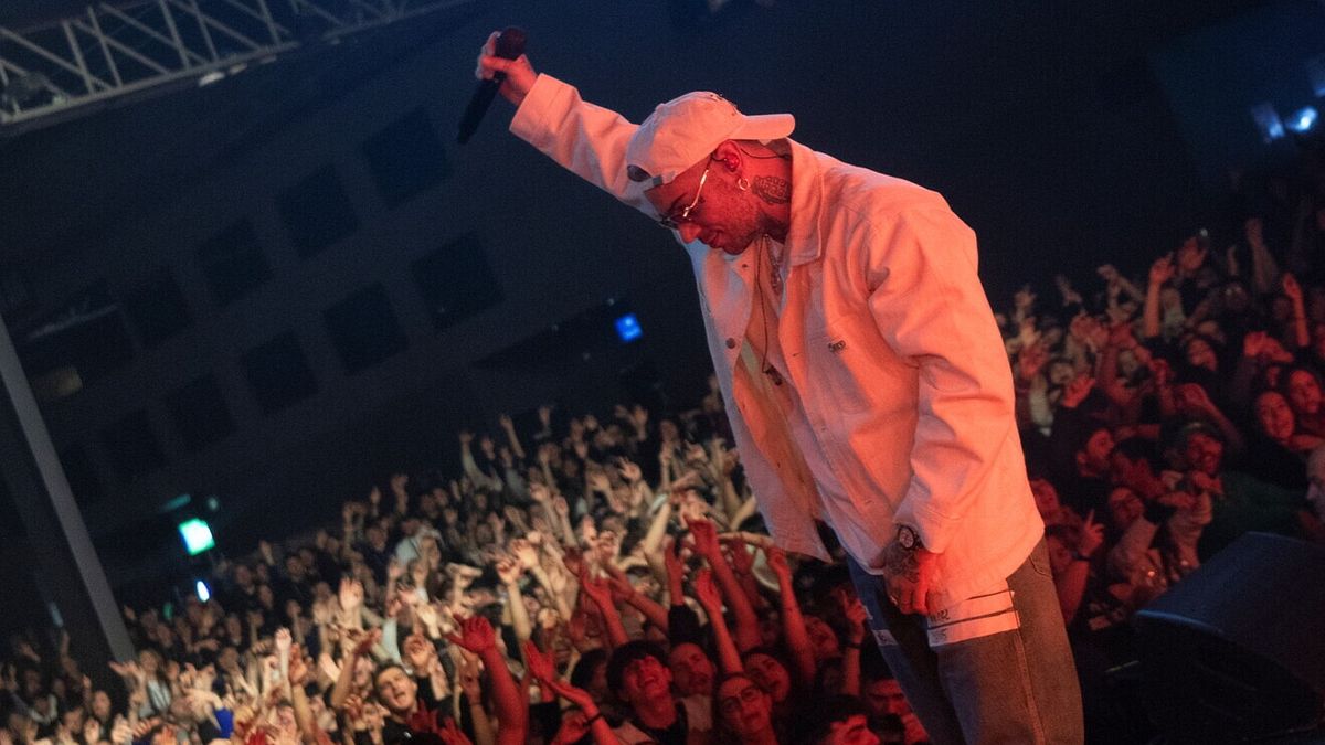 Emis Killa, Milano'daki Fabrique'deki Telefona Hayır Partisi'nin raporu