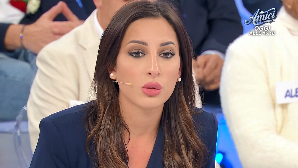 Uomini e Donne", Francesca Sorrentino nel caos